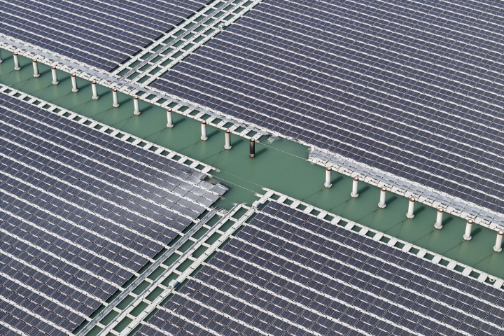 彰濱海上光電板起火非首次　聯合再生稱「老鼠咬電纜」遭環團打臉