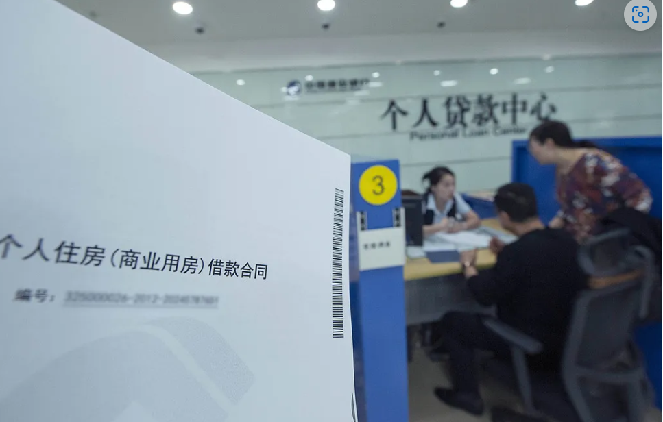 去化爛頭寸 大陸各銀行再擴大個人消費貸款 青年失業又負債風險飆升
