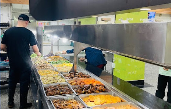 台北郵局員工餐廳爆紅後，造成送件晚歸的郵差無菜可吃。圖/取自Google Map