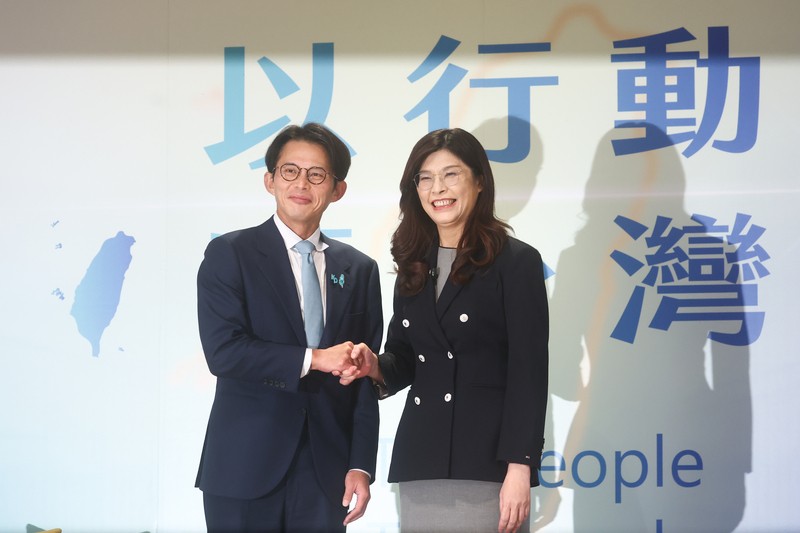 新聞八：【鄭黃會】鄭麗文看藍白合：勿因「鷸蚌相爭」而「劣幣驅逐良幣」