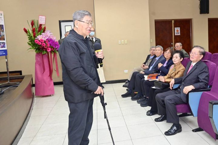 趙守博發表國際勞動法新書,前副總統蕭萬長出席並致詞祝賀。圖/主辦單位提供