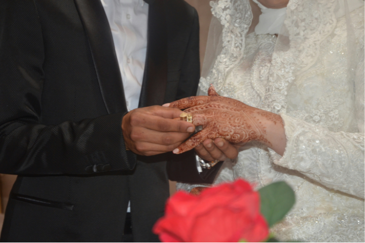 百歲人瑞突登記結婚！家屬控17年台灣看護覬覦8億財產：2億已被轉走