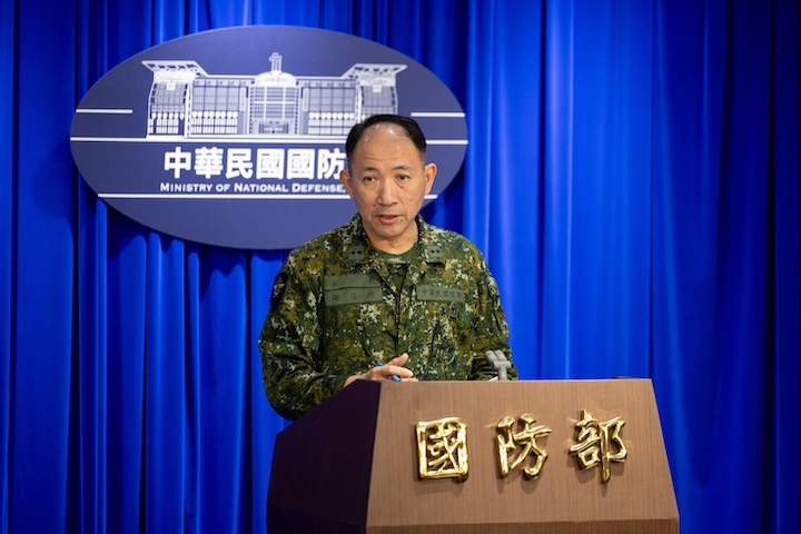 參謀本部情報及參謀次長室次長謝日升中將表示，共軍2日在東海執行實彈射擊，但並未在台海周遭實彈射擊。圖/國防部提供