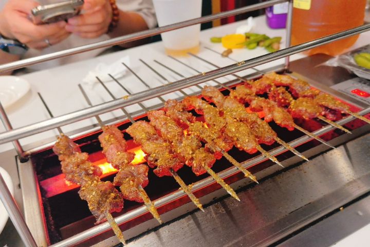 2025年夏天大陸宵夜主角是烤串。圖/取自微博