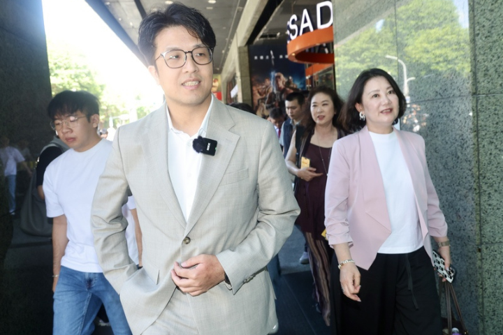 沈伯洋稱里長赴陸遭調查是「保護他們」　蔣萬安：誰覺得？