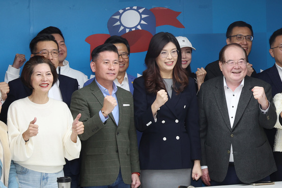 國民黨北市議長兼國民黨北市黨部主委戴錫欽（左二）表示，國民黨在台北市議會2026要單獨過半。圖/中央社