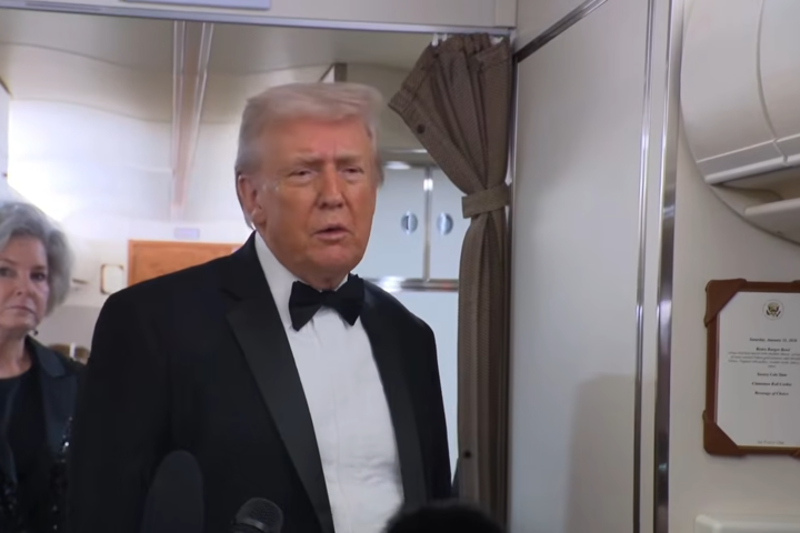 川普晚宴樂稱「加拿大格陵蘭成美國第51、52州」　現場一片靜默