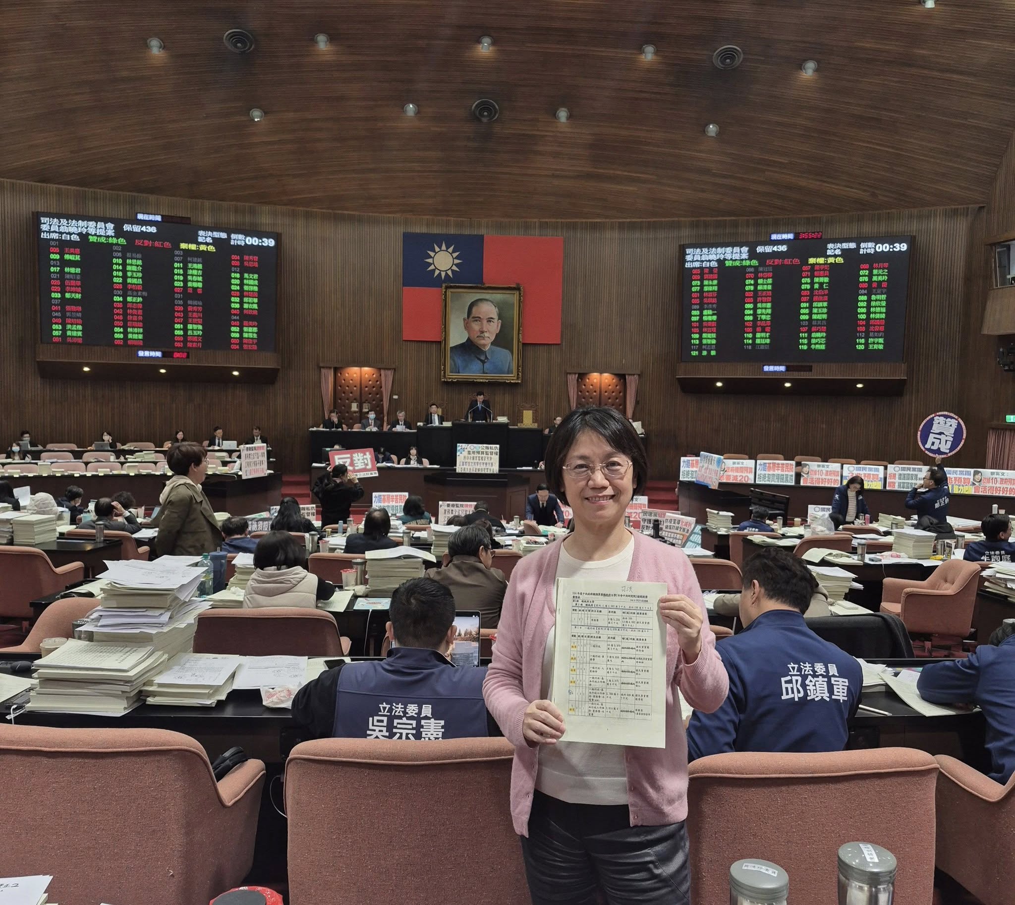 國民黨立委翁曉玲26日回應修憲直接罷免總統議題，並質問民進黨敢支持「更大民主」嗎？圖/取自翁曉玲臉書
