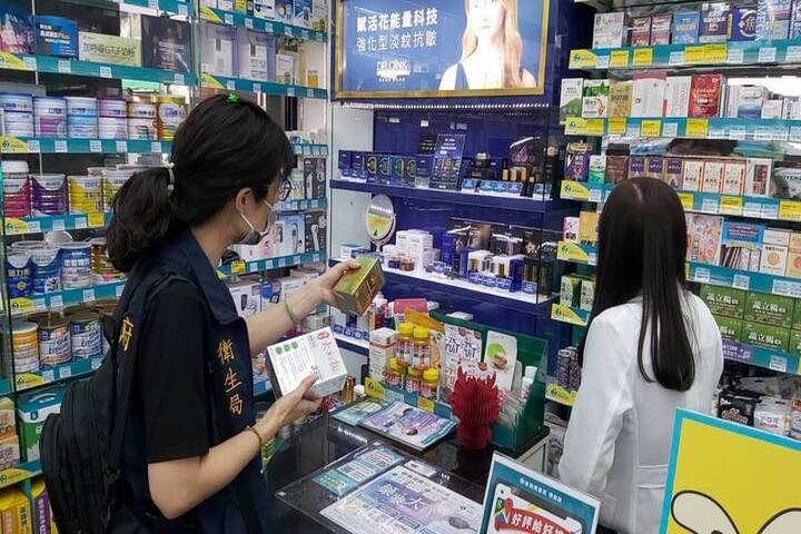 日本小林製藥紅麴原料疑傷腎，高市衛生局稽查 。圖/取自中央社