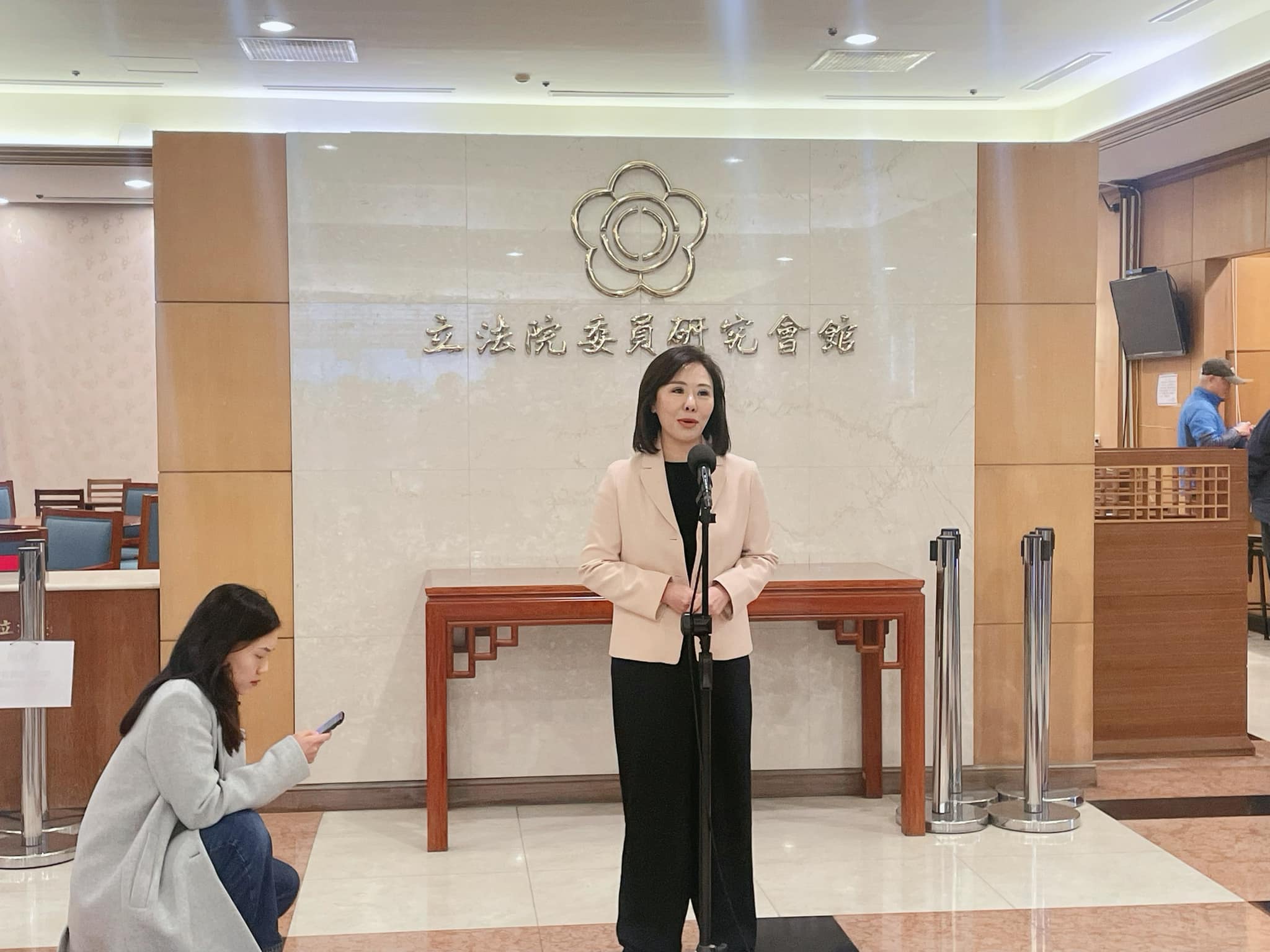 國民黨立委李彥秀因房產爭議遭前立委高嘉瑜窮追猛打。圖/取自李彥秀臉書