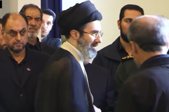 【伊朗危機】打破世襲禁忌？反對派媒體：最高領袖哈米尼之子被選為接班人