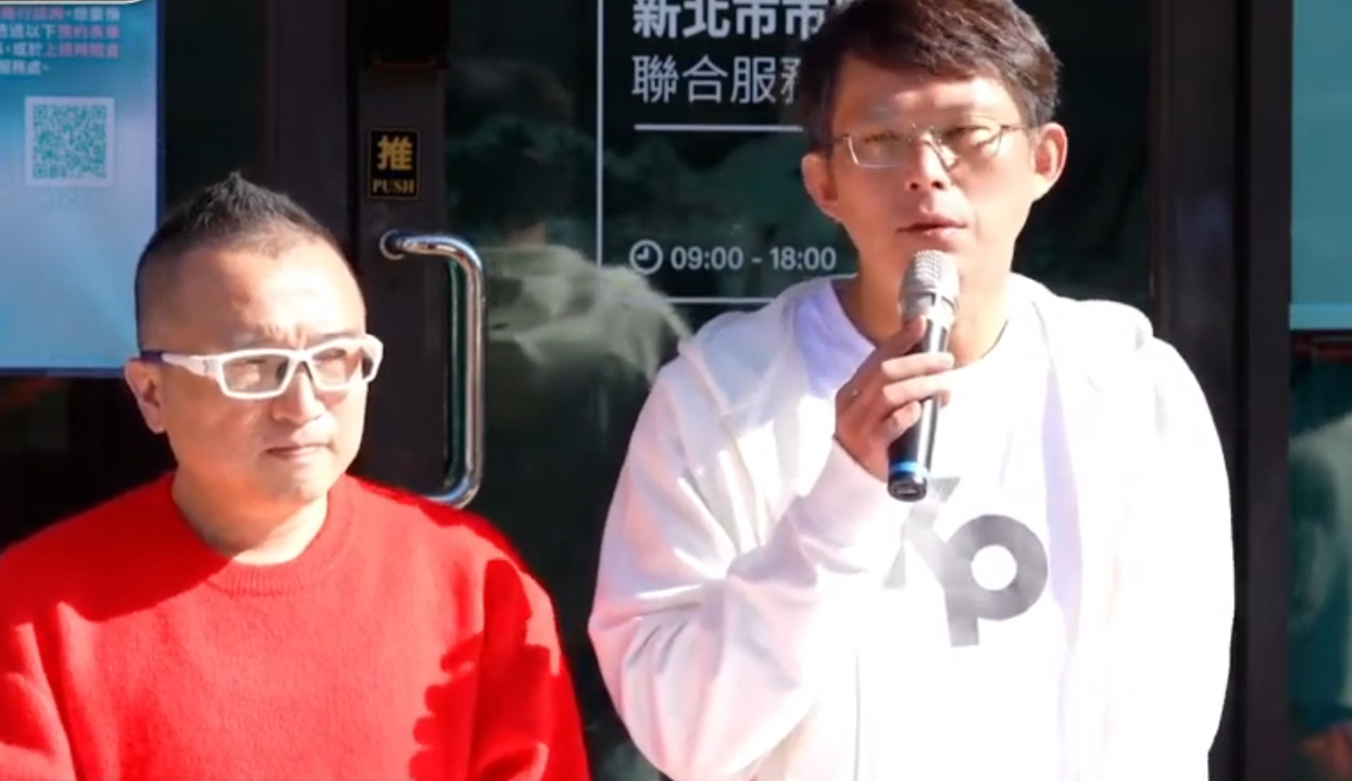 民眾黨代理主席黃國昌（右）遭前立委蔡壁如指「不讀不回」。圖/取自民眾之聲官方頻道