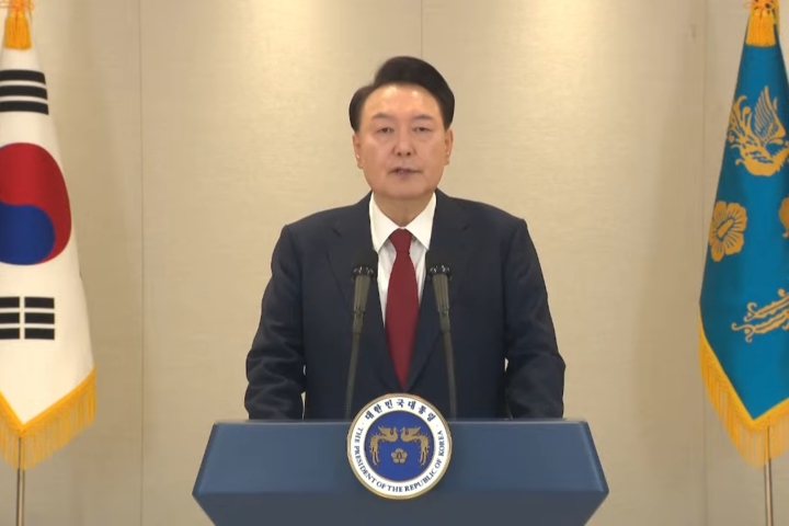 尹錫悅周四上午再度發表電視談話。圖/取自뉴스TVCHOSUN《YouTube》官方頻道