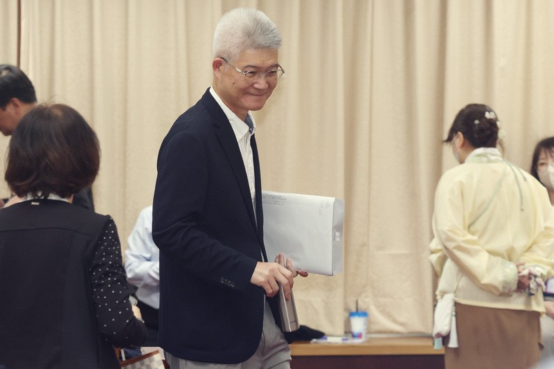 公視董監事爭議　胡元輝被請出立院教育文化委員會