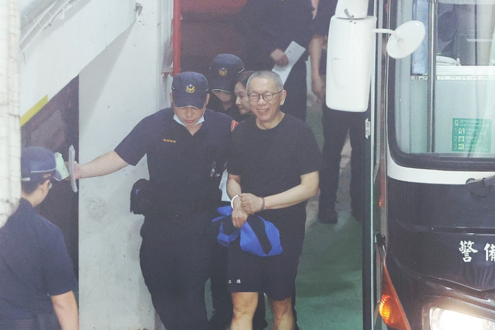 柯文哲同意交保了！陳佩琪：將回新竹探望媽媽、看爸爸放在哪