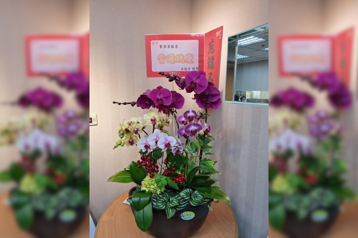批北檢心虛拒收藍白花束！黃國昌揭：去年王俊力也曾送花到辦公室