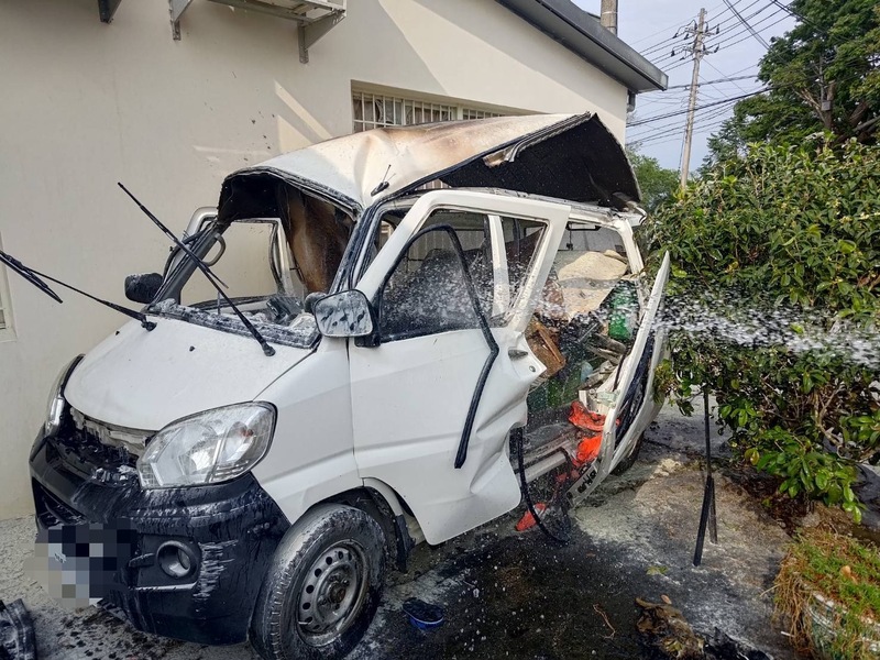 駕駛未發現車上瓦斯外洩，在駕駛座點菸釀成氣爆。圖/中央社
