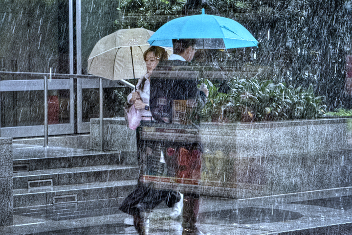 氣溫持續回升水氣仍多　各地留意午後雷陣雨