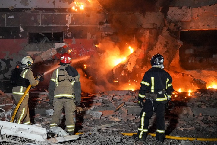 俄羅斯大規模空襲烏克蘭11州　炸公寓大樓造成4死21人傷