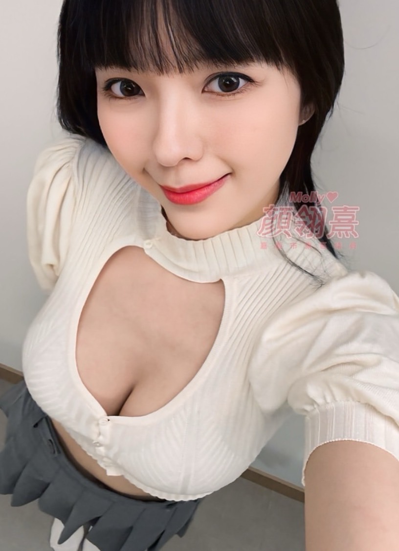 主持人、嘉義市議員顏翎熹出色的外貌吸引外界關注。圖/取自顏翎熹IG