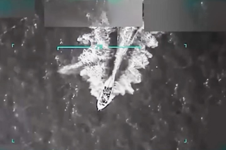 赫格塞斯否認下令擊殺運毒船倖存者　川普力挺：百分之百相信他