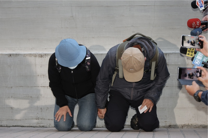 兒隨機殺人釀3死　張文父母下跪致歉　顫抖發聲 ：造成無法彌補的傷害