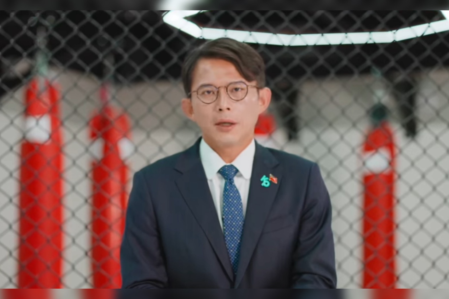 民眾黨立委黃國昌與國民黨立委合拍影片，呼籲支持者投下「不同意罷免」。圖/取自廖偉翔臉書