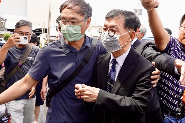 哽咽控「京華城案是政治操作」！彭振聲不談訊問過程：否則又被司法弄