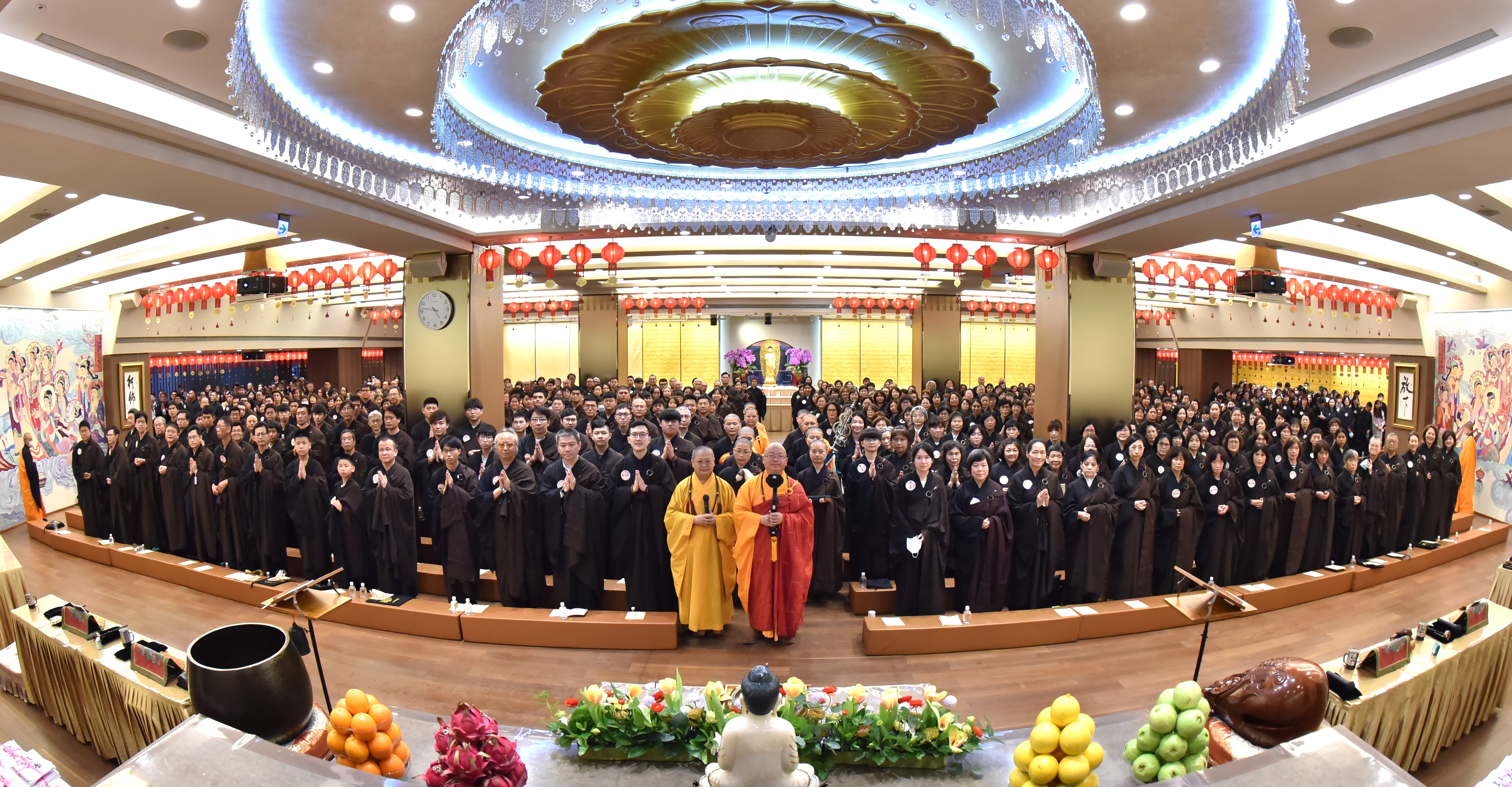圖為佛光山台北道場舉行甘露灌頂三皈五戒典禮。圖/人間社提供