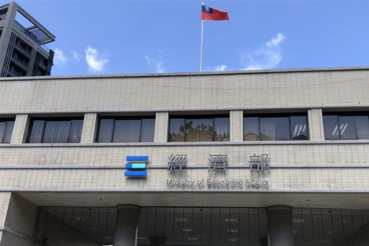 美對多晶矽祭15%關稅新制　經濟部：半導體影響可控、太陽能產業衝擊有限