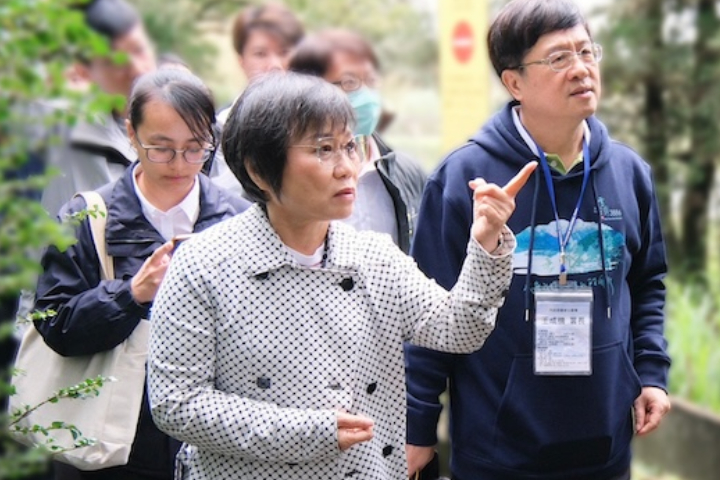 內政部長劉世芳（前）被捲入多年前曾經接受擔任大陸高管的外甥給的政治獻金疑雲。圖/內政部提供