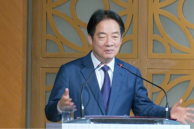 115年中央政府總預算將編列1.6億元補助同濟會、扶輪社、國際青年商會及獅子會等民間公益性社團，國民黨團諷刺這是總統賴清德「團結國家十講」的後謝金。圖為6月24日賴清德受桃園市客家青年會之邀開講「團結國家十講」第二講。圖/翻攝自賴清德YouTube