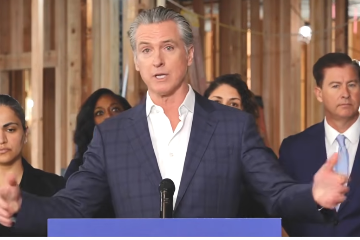 【伊朗危機】空襲女校釀160死　加州州長質疑：為何我們的炸彈被用來殺害孩童