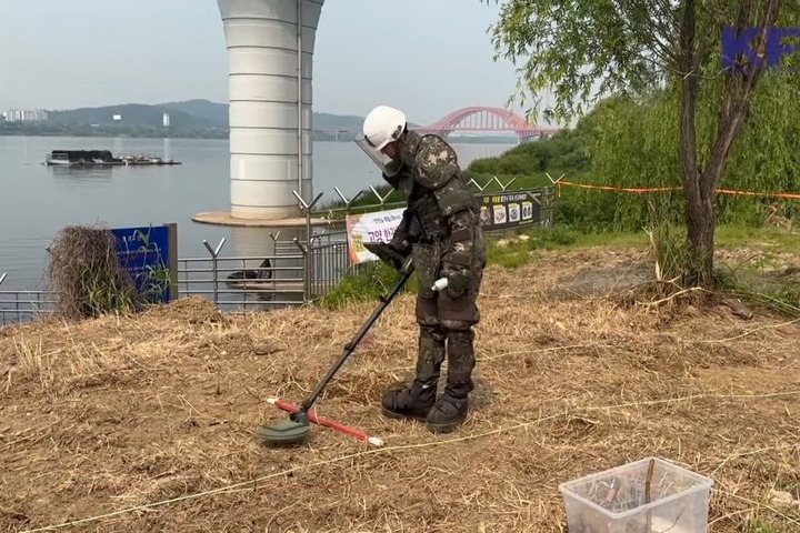 梅雨季強降雨　韓國當局提醒民眾小心誤觸隨水漂的北韓地雷