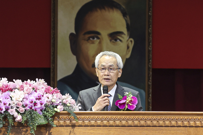 新任考試院院長周弘憲表示,將法制化職場霸凌防治措施,明確規範責任。圖/中央社