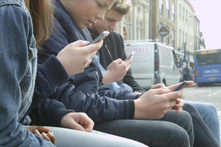 澳洲未滿16歲社群禁令上路引發平台大遷徙　冷門App迎爆量成長