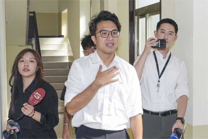 選前選後差很大！廢死、毒品、雙城論壇立場全鬆動　網酸：洋流的多重宇宙