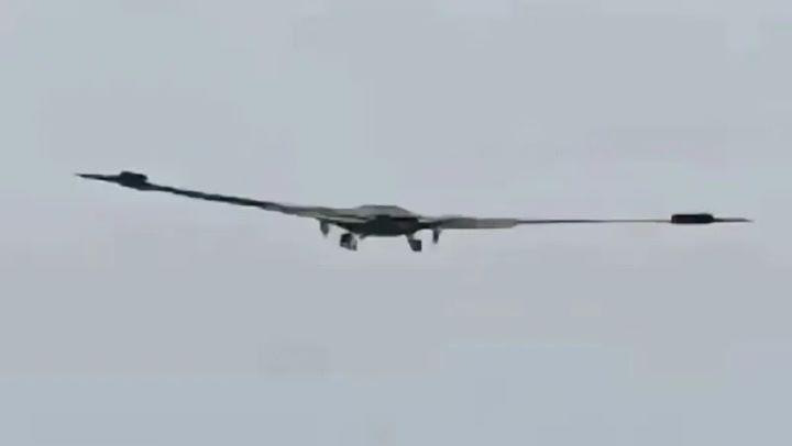 「WZ-X」機翼內側具有較大的弦長,向外延伸後逐漸轉變為更狹窄的翼段。圖/取自零度Military公眾號