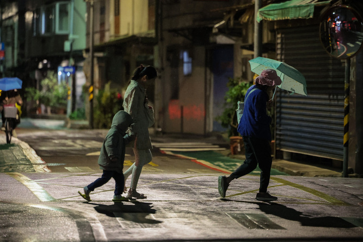 周六各地降雨機率高　3500公尺高山可望追雪