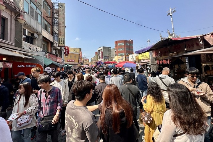 初五各地多雲到晴　下周二起鋒面接力報到轉有雨