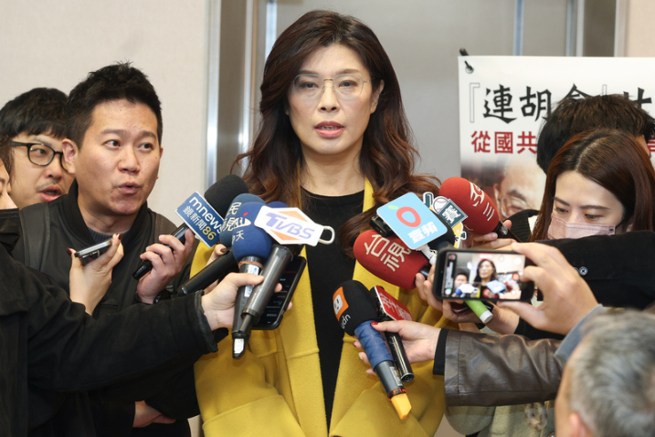 鄭麗文稱，若總統賴清德接受九二共識、下架台獨綱領，「可能比我更早見到習近平」。圖/中央社