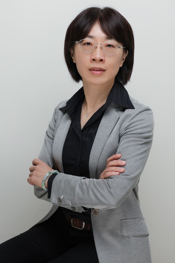 袁秀慧現為長慧法律事務所主持律師,具法律及企業治理背景,曾擔任國防部法規會委員,也曾出任富邦金控董事、台北富邦銀行董事及兆豐銀行獨立董事。圖/取自長慧法律事務所官網