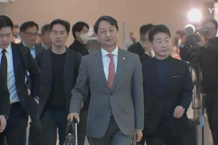 韓國談判代表之一、產業通商資源部長官安德根。圖/取自YTN《YouTube》官方頻道