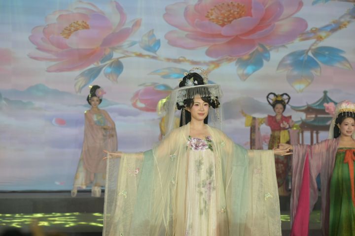 將漢服與閩都文旅深度融合,借助青年自媒體傳播,打造榕台青年文化交流名片。圖/主辦單位提供