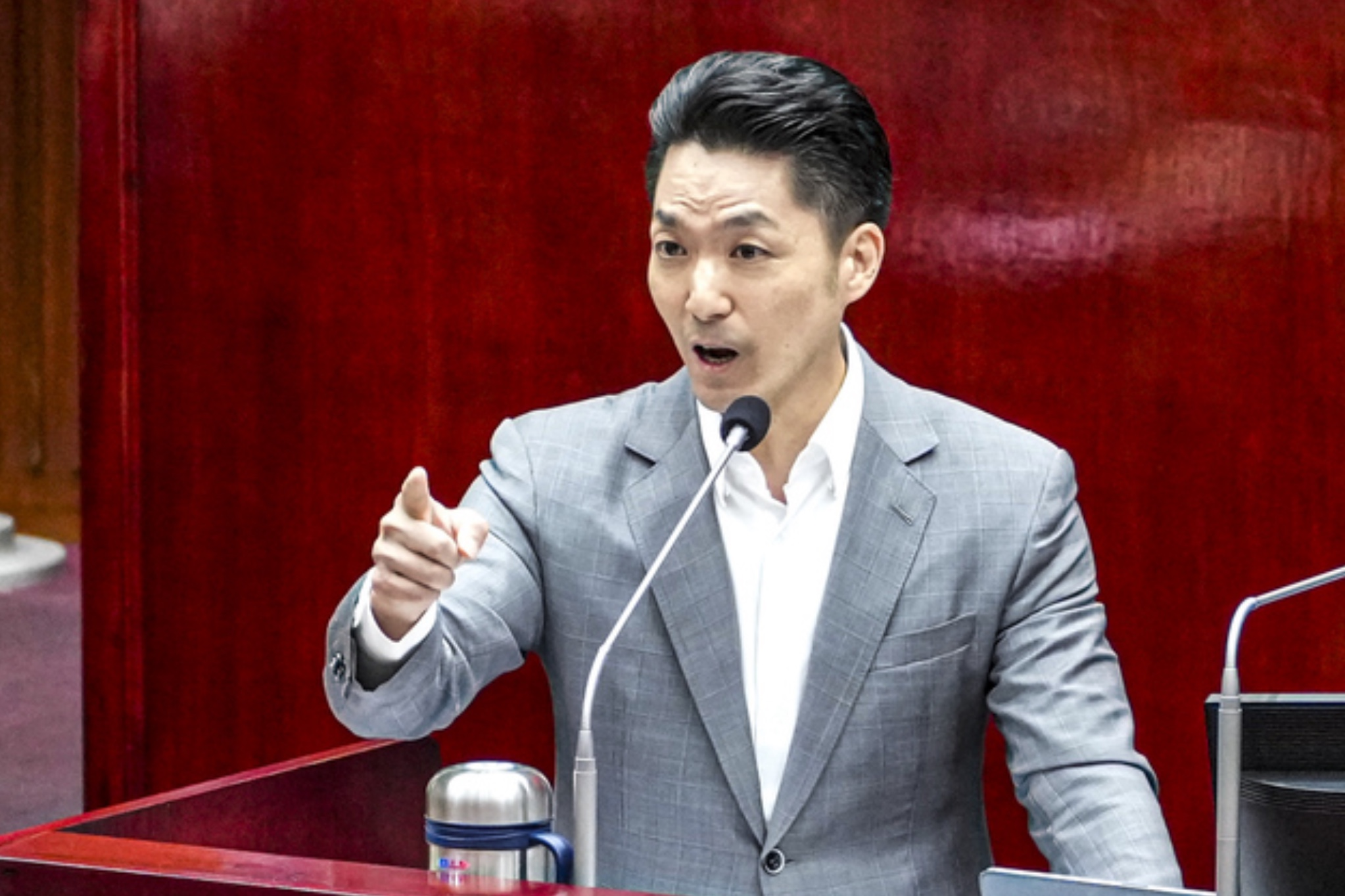 蔣萬安控簡舒培「索資佛地魔」：助理被開罰單就索資報復警察分局