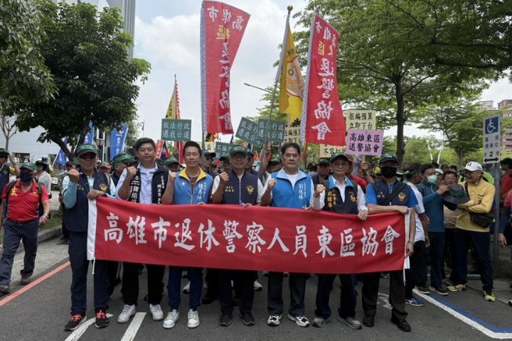 不編預算就是違法！600退警消包圍南服中心　逼政府兌現80%替代率