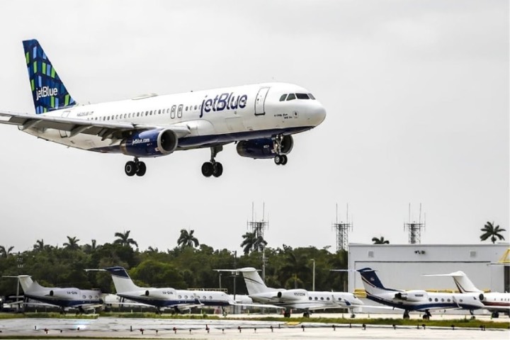 美政府關門持續　FAA下令40座繁忙機場削減1成航班