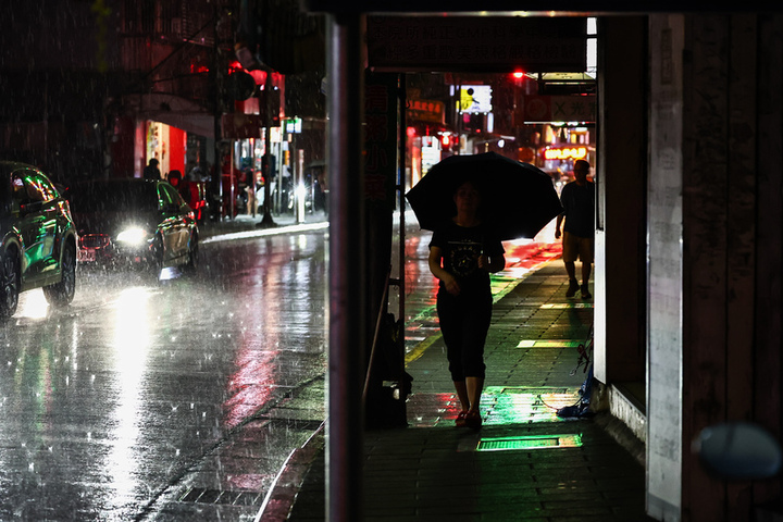 鋒面影響北部7縣市大雨特報　周三前中部以北明顯降溫