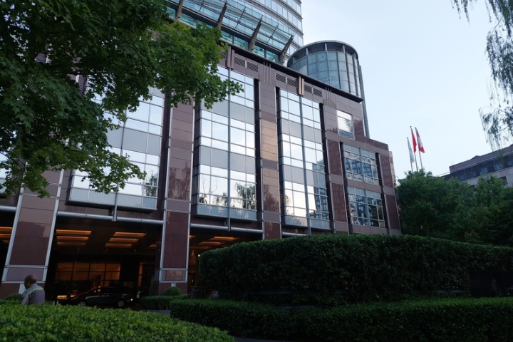 北京四季酒店位在北京亮馬河一帶,是北京的外交重鎮,不少外國商埠都在此。圖/中央社