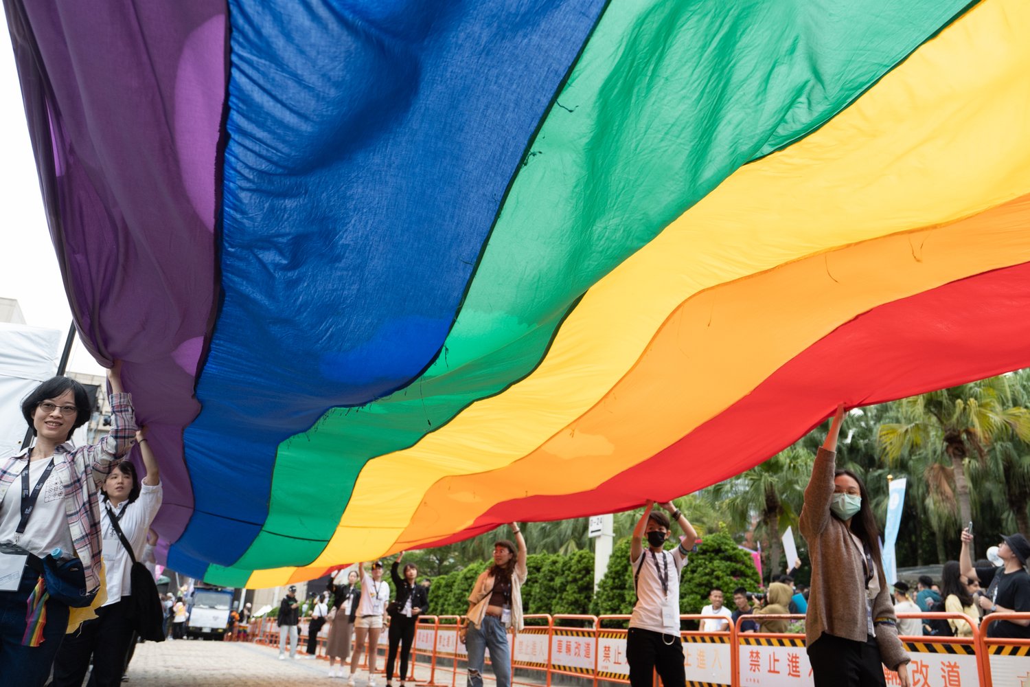 希臘國會通過法案  成為第一個承認同性婚的東正教國家